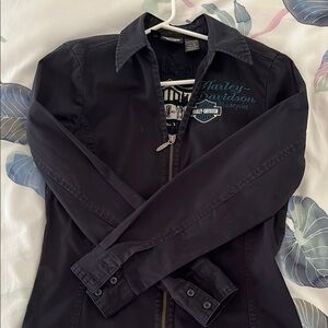 Women’s Harley Davidson HD black zippered shirt, small